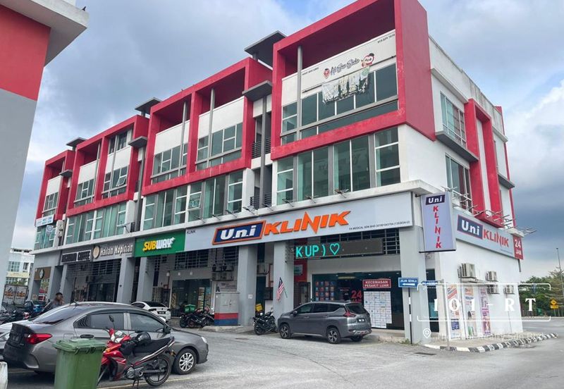 CORNER (First Floor & Second Floor) 3 Storey Shop @ Pusat Perdagangan Banting, Jalan Cemerlang For Rent
