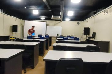 (FULL BLOCK AVAILABLE) Double Storey Shoplot Taman Lembah Keramat Kuala Lumpur For Rent