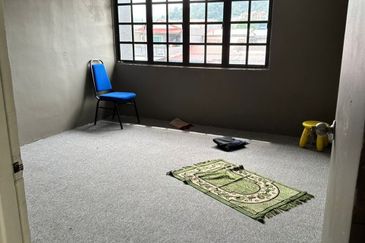 (FULL BLOCK AVAILABLE) Double Storey Shoplot Taman Lembah Keramat Kuala Lumpur For Rent