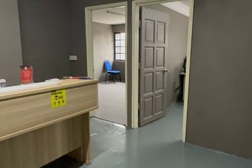 (FULL BLOCK AVAILABLE) Double Storey Shoplot Taman Lembah Keramat Kuala Lumpur For Rent