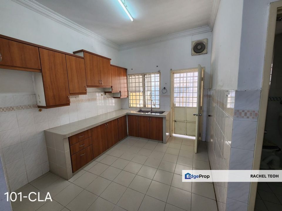 Good Condition!! Double Storey House @ Taman Equine Seri kembangan For Sale, Selangor, Seri Kembangan