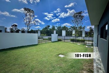 AAA STOCK!!! Eco Sanctuary Sencilia Double Storey Endlot with Big Land