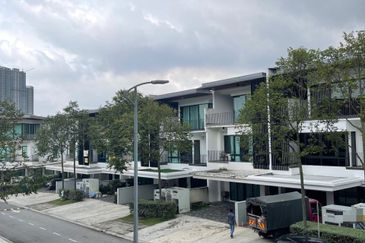 Duta Villa, Setia Alam