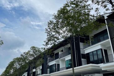 Duta Villa, Setia Alam