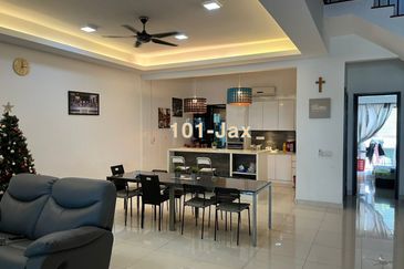 Duta Villa, Setia Alam