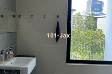 Duta Villa, Setia Alam