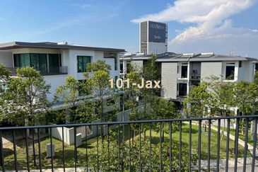 Duta Villa, Setia Alam