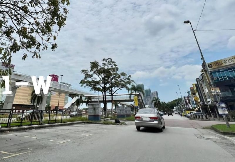 PRIME LOCATION!! 22X80!! G Floor Shoplot@ Jalan Mahogani Aeon Bandar Botanic Klang 