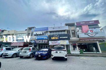 PRIME LOCATION!! 22X80!! G Floor Shoplot@ Jalan Mahogani Aeon Bandar Botanic Klang 