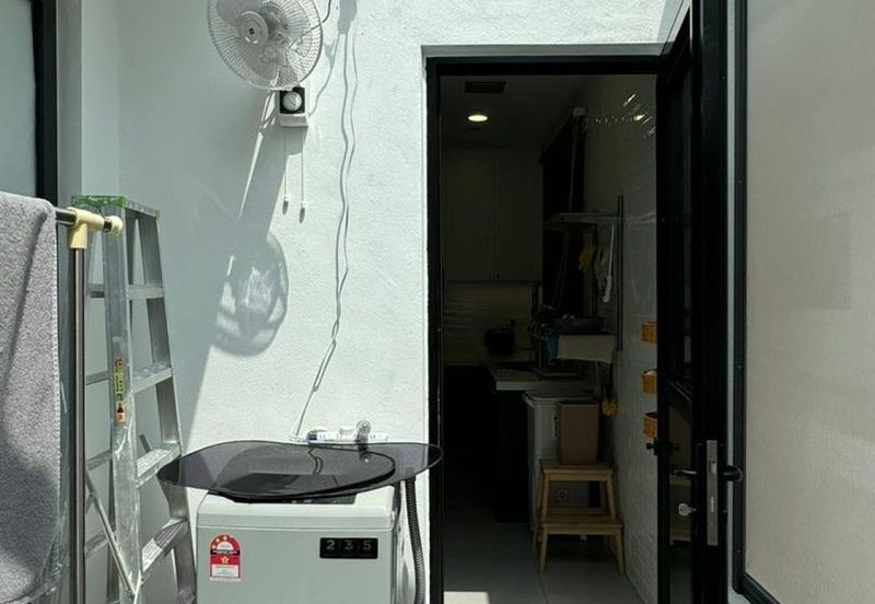 Lucent Residence @ twentyfive.7