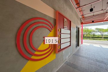 HIGH VISIBILITY!! Ground Floor Shop Commercial @Eco Sanctuary Se.Ruang Square 