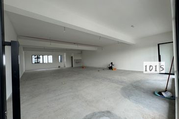 WITH GLASS DOOR!! Shop Commercial@ Eco Sanctuary Se.Ruang Square 