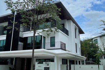 Duta Villa, Setia Alam
