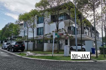 Duta Villa, Setia Alam