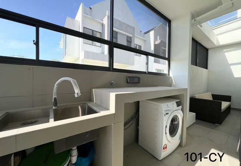 Lucent Residence @ twentyfive.7