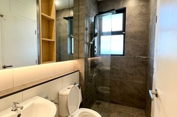 Lucent Residence @ twentyfive.7