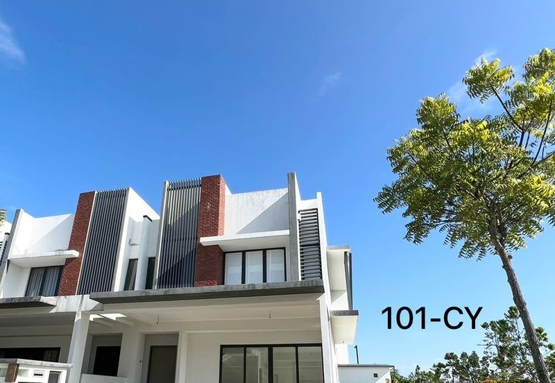 Lucent Residence @ twentyfive.7