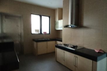 Fully Renovated!! TWIN BUNGALOW@ KK HILLS KOTA KEMUNING