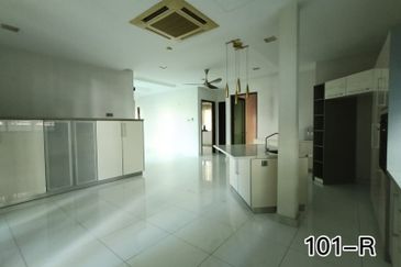 Fully Renovated!! TWIN BUNGALOW@ KK HILLS KOTA KEMUNING