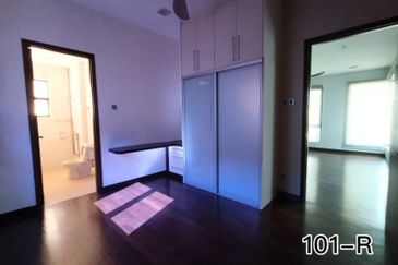 Fully Renovated!! TWIN BUNGALOW@ KK HILLS KOTA KEMUNING