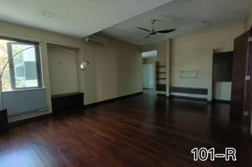 Fully Renovated!! TWIN BUNGALOW@ KK HILLS KOTA KEMUNING