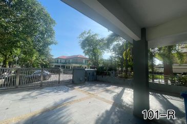 Fully Renovated!! TWIN BUNGALOW@ KK HILLS KOTA KEMUNING