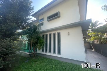 Fully Renovated!! TWIN BUNGALOW@ KK HILLS KOTA KEMUNING