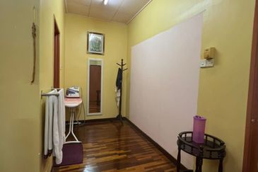 Facing No House!! Facing North!! Double Storey House@ Kota Kemuning