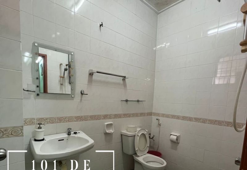 Facing No House!! Facing North!! Double Storey House@ Kota Kemuning