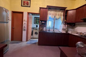 Facing No House!! Facing North!! Double Storey House@ Kota Kemuning