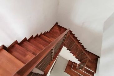 Glenmarie Cove Residence