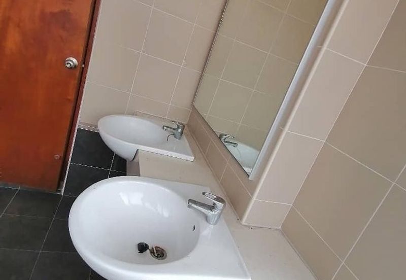 Glenmarie Cove Residence