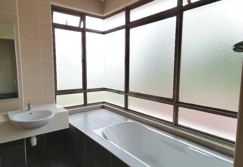 Glenmarie Cove Residence