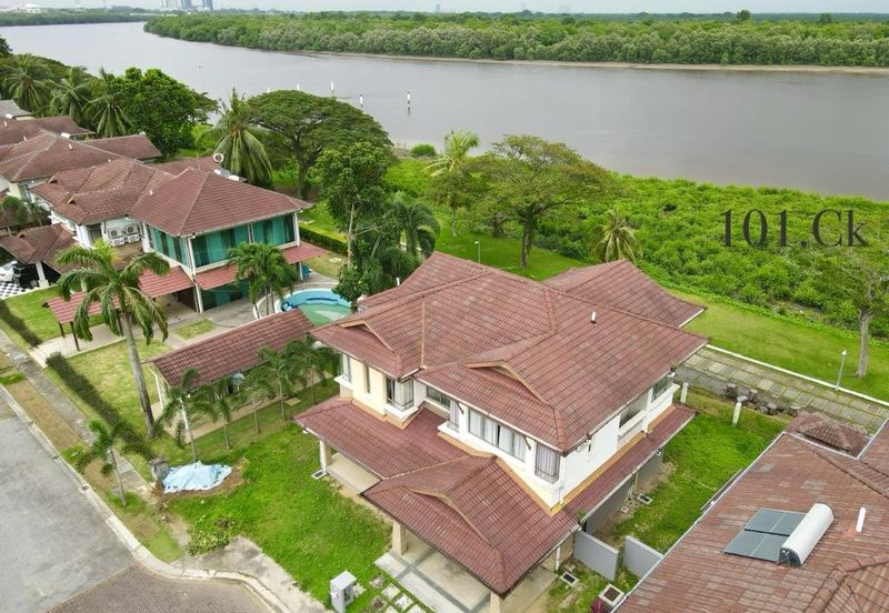 Glenmarie Cove Residence