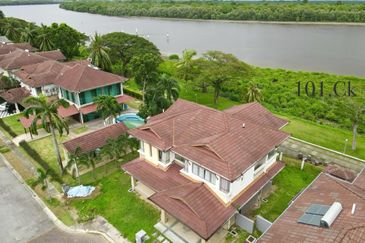 Glenmarie Cove Residence