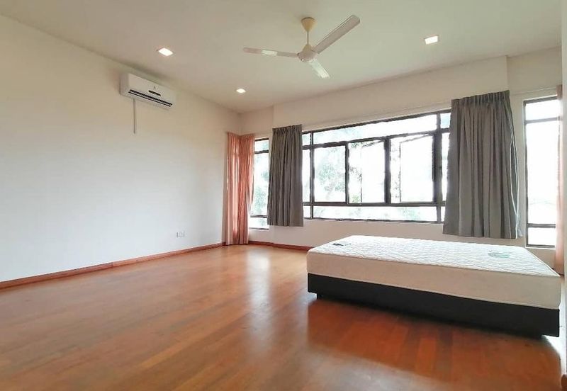 Glenmarie Cove Residence