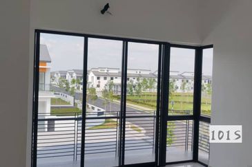 Robin @ Bandar Rimbayu