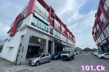 HOT area ‼️ Below SPA Price ⚠️3 Storey Shoplot CORNER@Pusat Perdagangan Banting (Jalan Cemerlang)