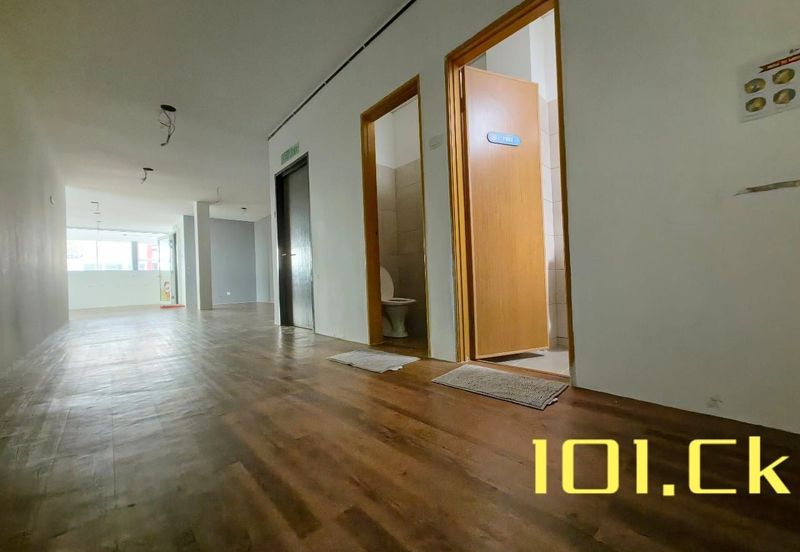 HOT area ‼️ Below SPA Price ⚠️3 Storey Shoplot CORNER@Pusat Perdagangan Banting (Jalan Cemerlang)