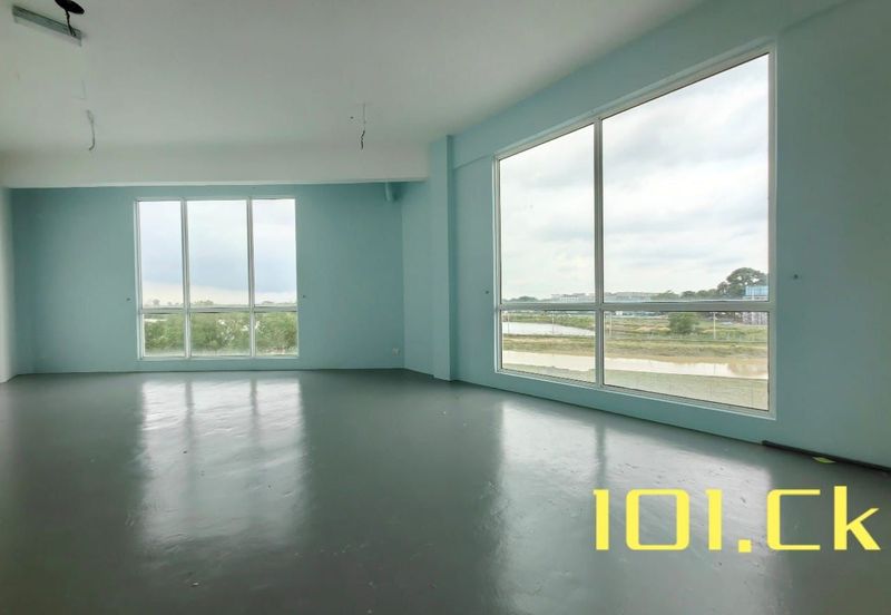 HOT area ‼️ Below SPA Price ⚠️3 Storey Shoplot CORNER@Pusat Perdagangan Banting (Jalan Cemerlang)