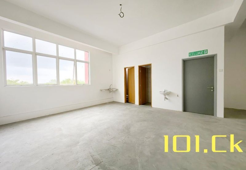 HOT area ‼️ Below SPA Price ⚠️3 Storey Shoplot CORNER@Pusat Perdagangan Banting (Jalan Cemerlang)