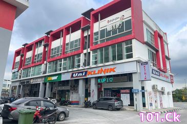 HOT area ‼️ Below SPA Price ⚠️3 Storey Shoplot CORNER@Pusat Perdagangan Banting (Jalan Cemerlang)