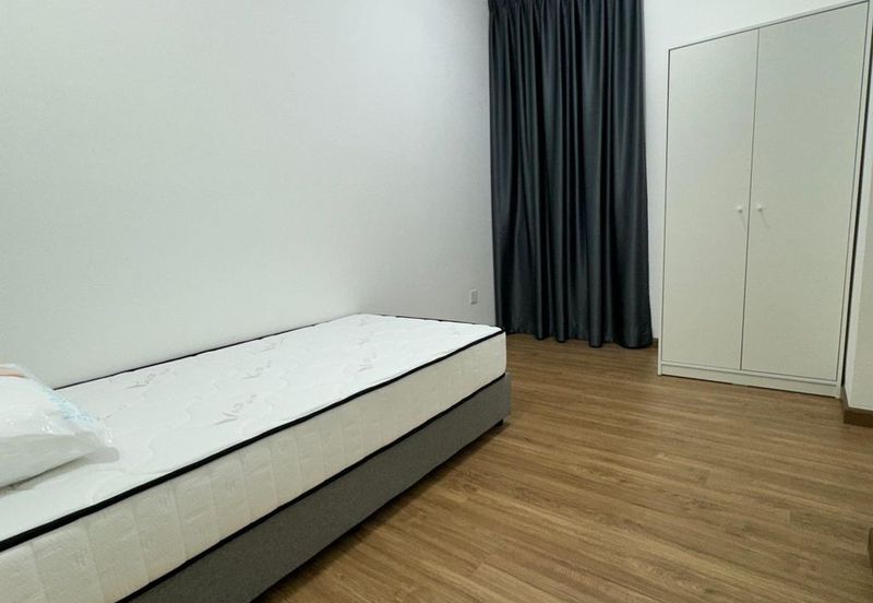 The Tresor @ Gravit 8 *