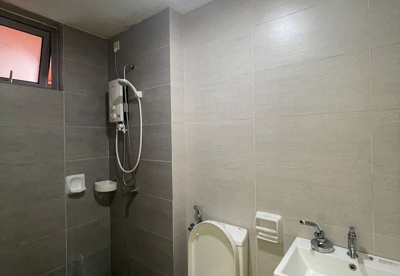 Gravit8 @ Klang South