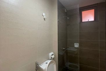 Gravit8 @ Klang South