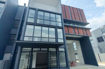 Elmina Business Park