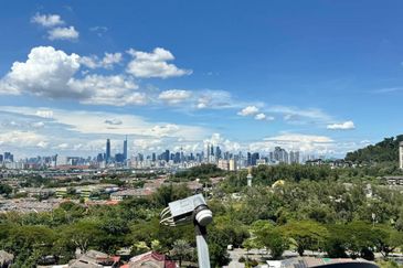 Menara Jade (Jade Tower), Taman Bukit Indah