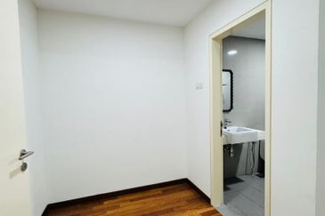 Renai Jelutong Residences