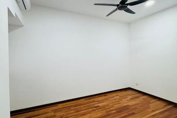 Renai Jelutong Residences