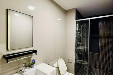 Renai Jelutong Residences